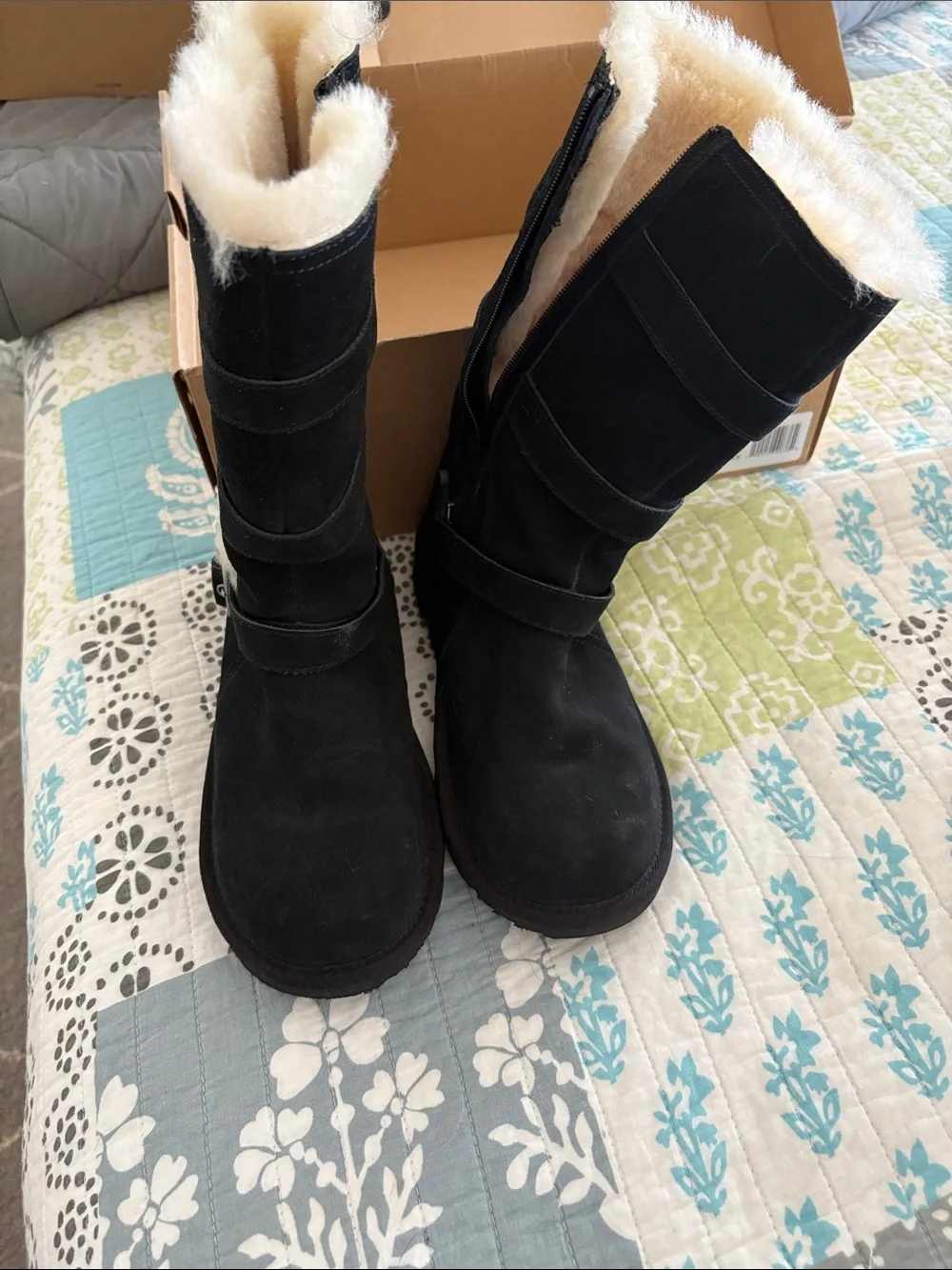 UGG K Maddi II Kids Black Buckle Boots